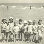 Vita da colonia a Igea Marina. Bambine e bambini clarensi al mare